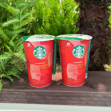 【新作】スターバックス®チルドカップ”ストロベリークラッシュミルク”が新発売♪