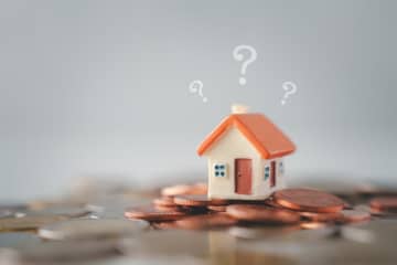 住宅ローン残高「1000万円」だけど、返済が厳しくなったので家を手放したい！ 金融機関に相談したら、途中でも“住宅ローン”はやめられますか？ 手放したくない場合はどうすればいい？
