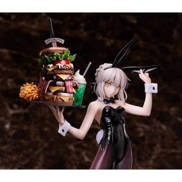 「FGO」より「セイバーオルタ」がバニースーツ姿で立体化。大ボリュームのハンバーガーにも注目