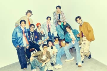 タイの超人気12人組ボーイズグループ・BUS because of you i shineが日本の音楽雑誌に初登場!!