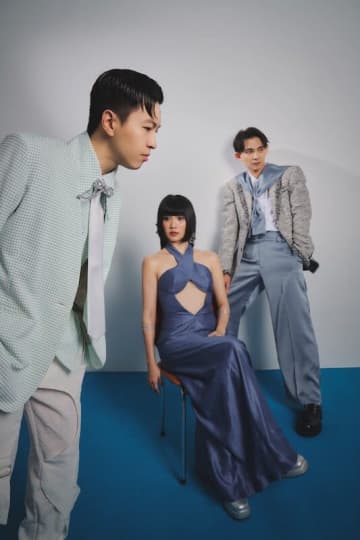 昨年、三度の来日公演を含む23カ国60都市のワールドツアーを終えた、台湾スリーピースバンド・Elephant Gym。そのワールドツアーよりライブ音源をリリースするプロジェクトを始動