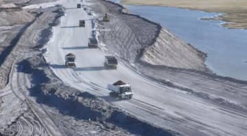 世界初！100台の自動運転全電動鉱山用トラック、華能伊敏鉱山で正式稼働開始