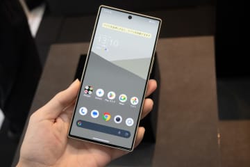 シャープ、“映像に浸れる”目指したスマホ「AQUOS R10」。カメラはライカ監修、新センサーで画質強化