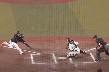 見逃さなかった“神走塁”に「球審すげぇ」　ファン感心…勝敗分けた一瞬「ナイスジャッジ」