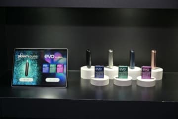 シェアにどう影響する？　JTが加熱式たばこ用デバイス「Ploom AURA」を発売