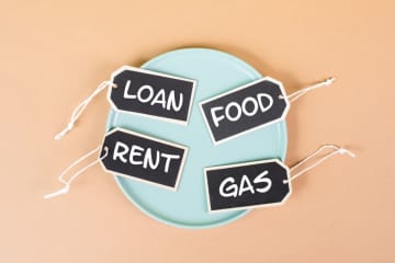 年収「1000万円」でも余裕がないと聞きますが、どんな暮らしをしているのでしょうか？ 高所得者の生活費の内訳について解説！