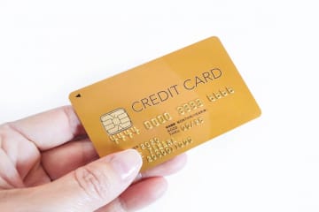 お金持ちの友人は「年会費2万円」のゴールドカードを持っているそうです。正直もったいないと思うのですが、「年会費」の元は取れるのでしょうか？
