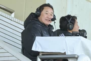 「サポーターの皆さんと同じ」人気解説者・松木安太郎の試合に臨むスタンス。カツ丼もかっこむ「やれることを全部やろうと」