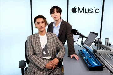 Snow Man 岩本照＆深澤辰哉、Apple Music新ラジオ番組『Snow World Radio』で“フィットネス”語る