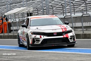 Honda R＆D Challenge FL5、新フロントバンパーを富士24時間に投入。同様の狙いでSPOON SPORTSも新バンパーを採用