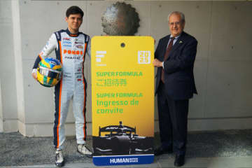 フラガ、駐日ブラジル大使を表敬訪問。7月のSF富士ラウンドへの招待に対し「いらっしゃる気満々でした」