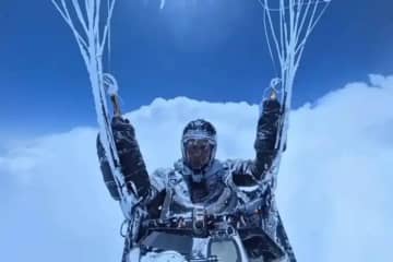 雲に吸い上げられ標高8000メートル超へ、中国人男性が奇跡の生還