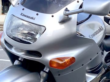 キャブのフィーリングが最高！高出力ミドルツアラー ZZR600【みんなのバイク】