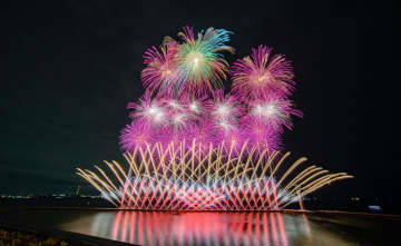 万博の月替わり花火イベント、5月31日は福島県「双葉花火」が演出を担当。雨天決行、来場者数は最多となる見込み