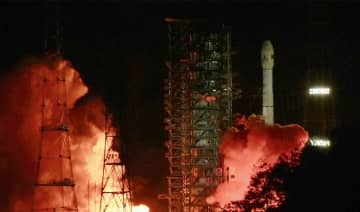 中国、小惑星探査機「天問2号」打ち上げ　近地球小惑星のサンプル採取へ