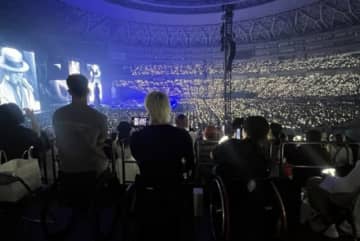 G-DRAGON（BIGBANG）、パラ水泳の窪田幸太ら日本のパラアスリートを大阪公演に招待