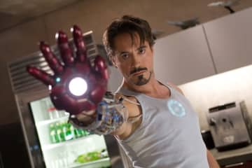 トニー・スタークが製作した「マーク1」を彷彿とさせるパワードスーツが話題に！“新世代のヒーロー”アイアンハートに注目