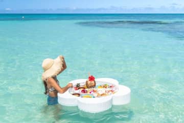 プリシアリゾートヨロン、360度海に囲まれながら朝食を楽しめる「オーシャンフローティングブレックファスト」を提供