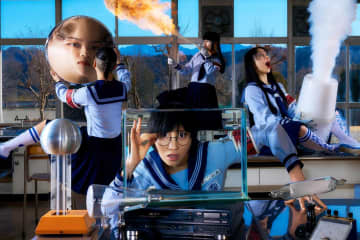 新しい学校のリーダーズ初のベストアルバム『新しい学校のすゝめ』2枚組で全24曲を収録
