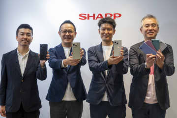 「AQUOS R10/wish5」発表、進化した“寄り添う”AI機能で他社との差別化を図る