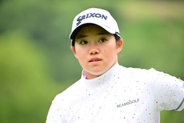 16歳アマチュア岩永杏奈が首位と1打差発進 優勝したら…「プロになりたいです」