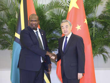 王毅氏、バヌアツ外相と会談