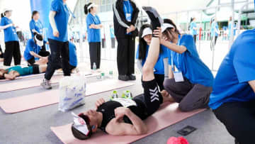 中国のマラソン大会、学生ボランティアに選手のレース後のマッサージ手伝わせ「理解し難い」との声も
