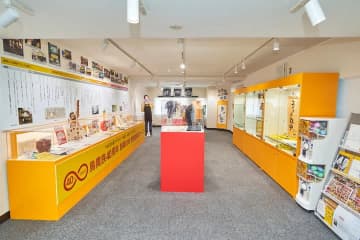 「鳥貴族記念館」東大阪・俊徳店2階にオープン！「創業時の大倉社長 等身大パネルのフォトブース」は撮影可能