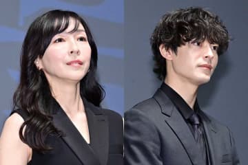 16歳差ラブシーンが話題　46歳女優×30歳俳優の「お姫様抱っこ」にファン「羨ましすぎ」