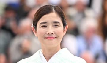石田ひかり、エミレーツ航空乗務員からのメッセージカードに感激「降りたくないなーと思うほどのフライトでした」