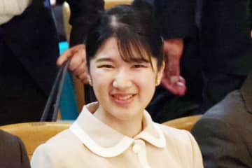 「初めて拝見しました」「知的で素敵」愛子さま　お忍びコンサートで報じられたメガネ姿にSNS歓喜！