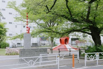 恵比寿の「タコ公園」にパブリックアートが出現。災害時の一時退避場所を広めるため、シブヤ・アロープロジェクトが彫刻家・名和晃平氏による彫刻作品を制作・公開！