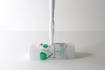 ダイソーですっごい発明品見つけた！「効率よくお掃除できる！」「2WAYで使えるって便利！」