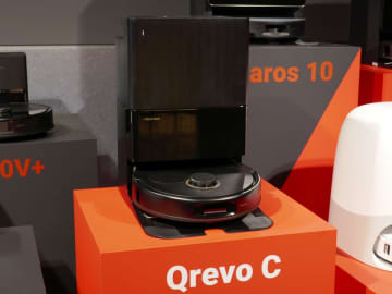 Roborock、ミドルクラスのロボット掃除機に毛がらみ防止ブラシ