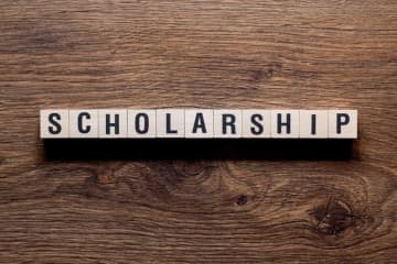 「大学行くなら自分で奨学金を借りて」と言うのは冷たい親ですか？ 奨学金の平均借入額はどのくらい？