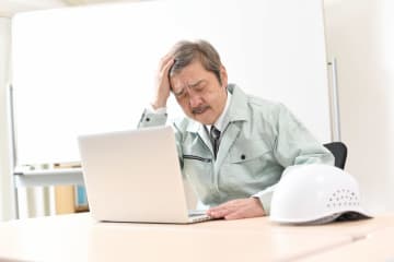 「東京都」と「福岡県」、老後に働くならどちらがお得？賃金水準と生活コストで比較