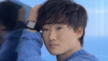 角田裕毅が“モデル級”の魅力を発揮　高級時計とのコラボに海外ファンも大興奮