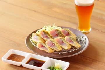 神奈川県小田原市 創業430余年の地元魚問屋が運営する海鮮食堂『小田原漁港 さじるし食堂』が、昼から飲める「半生アジフライ・生ビールセット」を6/1から提供開始