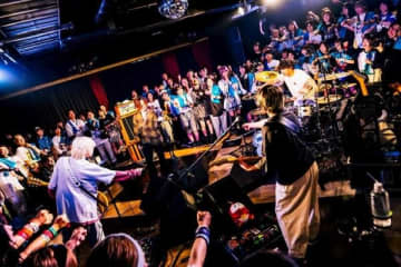 ねぐせ。6月4日（水）開催のフロアライブの一部をYouTube、TikTok、Instagramにて生配信