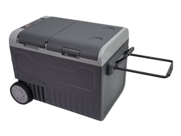 キャスター&ハンドル付きの車載用冷凍冷蔵庫　2Lペットボトルが9本入る45Lタイプなど