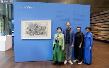 国際アートアワード「HERALBONY ArtPrize 2025」表彰式、受賞アートの1つをラリーカーのデザインに起用