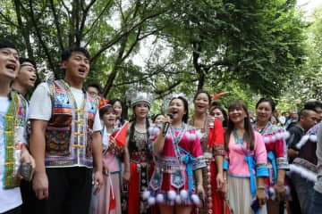チワン族の山歌、若い世代に新たなブーム　中国広西柳州市