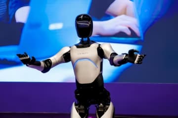 上海で世界初の中・米・欧の認証を同時に取得した人型ロボットが誕生