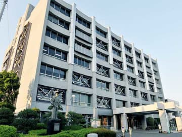 給食費を半額に！子育て世帯の負担を軽減へ　小中学校と特別支援学校、川越市で2学期から　無償化が公約の市長「第一歩」