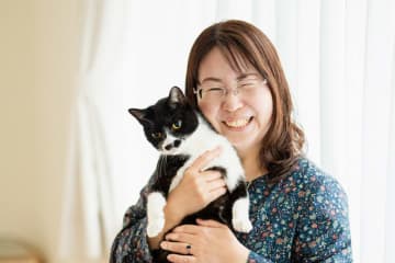 絵本作家・大森裕子さんロングインタビュー。『ねこのずかん』や『いぬのずかん』は、子どもの頃の私がほしかった図鑑です【前編】