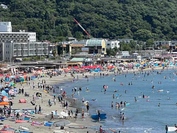 「タトゥー露出の客は海の家が注意」明記、違反繰り返せば営業停止も　逗子海水浴場、開設期間決まる
