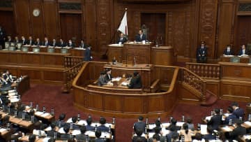 年金制度改革法案が衆議院で可決　「基礎年金の底上げ」で現在63歳以上の男性と67歳以上の女性は受給額“マイナス”に　シニア世代からは不満、“就職氷河期”世代は「手取り増やして」