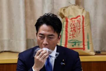 「どれを食べてもおいしい」古古古米にも太鼓判の小泉進次郎農水相　10年前は「やっぱり新米」と推していた