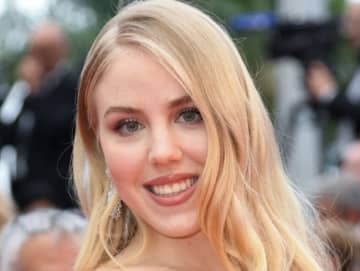 イタリアのマリア・カロリーナ王女、バイクで頭から壁に衝突する大事故「命があって幸運」