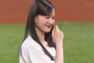 「カオスすぎる」アイドルたちの1球　“予測できぬ”ドタバタ劇場で「さらに好きに」